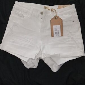💎NWT True Craft White Denim distressed shorts Size 3 Junior Stretchy